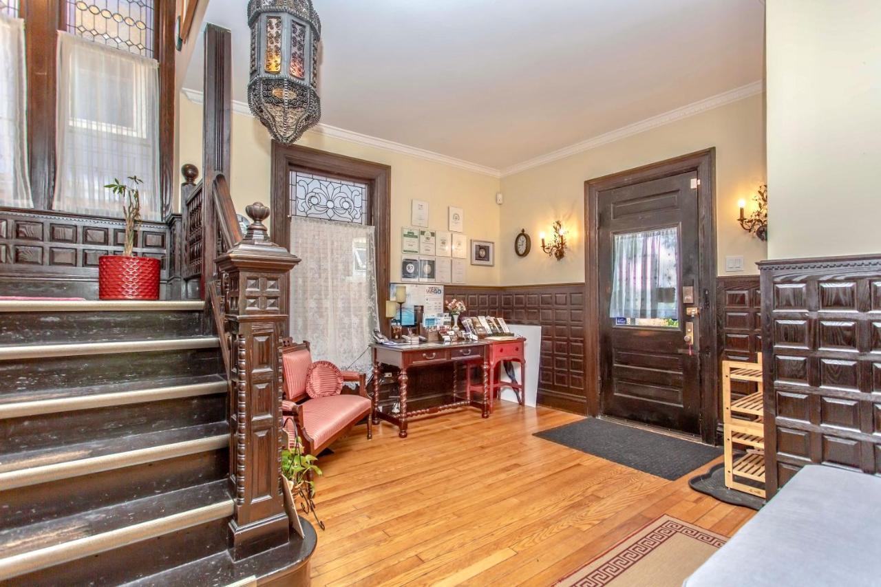 ナイアガラ・フォールズ レッドウッド ベッド アンド ブレックファースト Bed & Breakfast エクステリア 写真