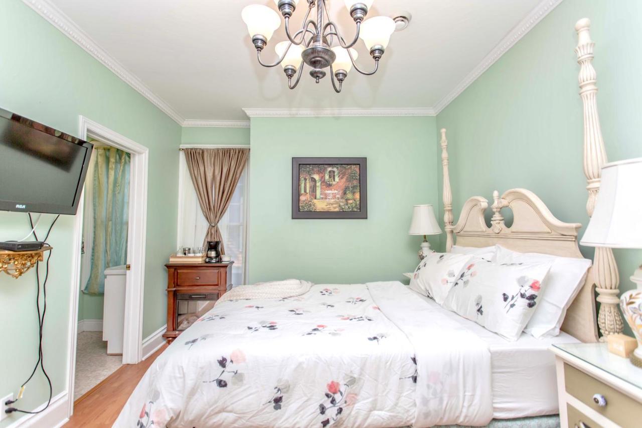 ナイアガラ・フォールズ レッドウッド ベッド アンド ブレックファースト Bed & Breakfast エクステリア 写真