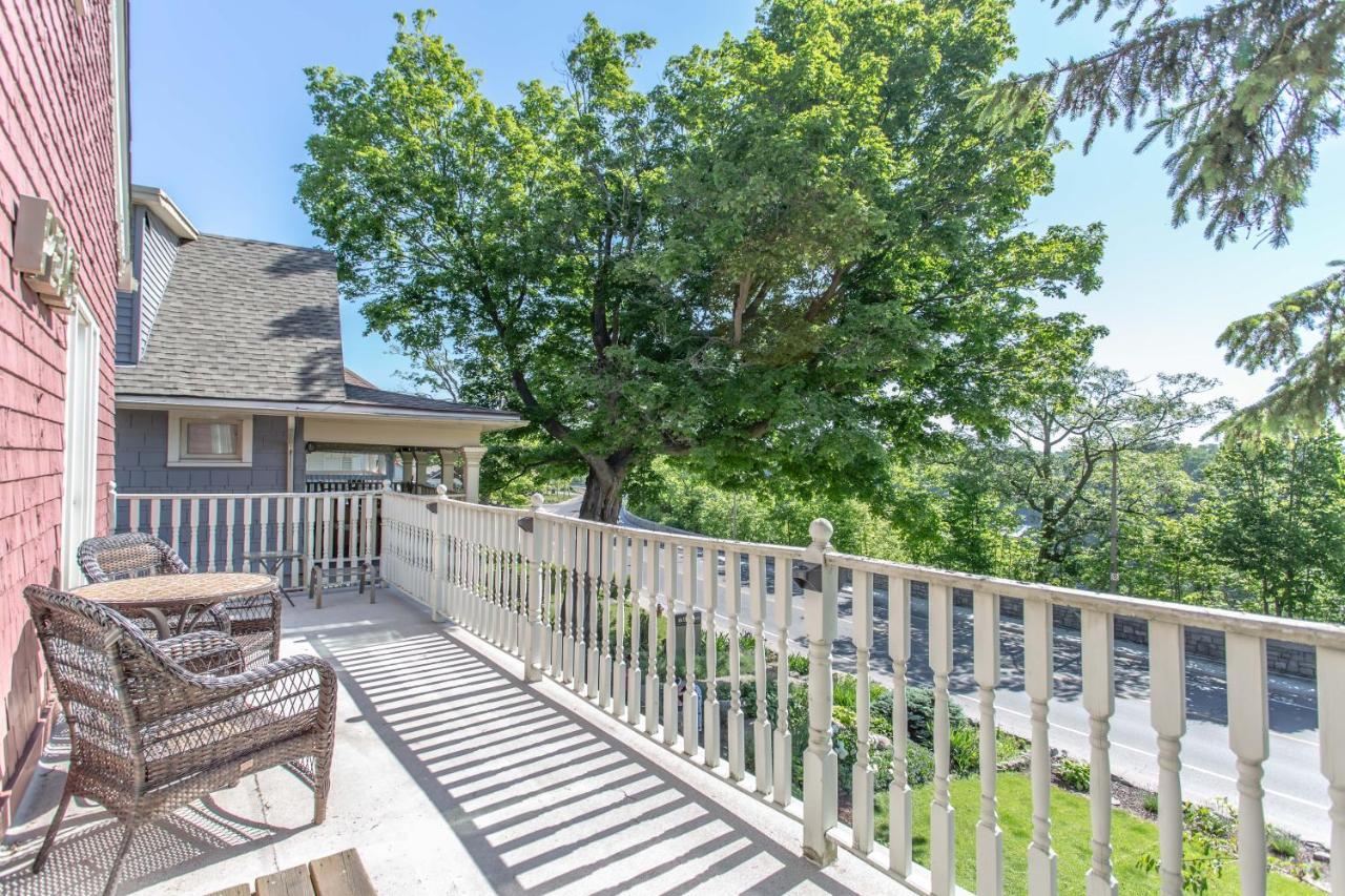 ナイアガラ・フォールズ レッドウッド ベッド アンド ブレックファースト Bed & Breakfast エクステリア 写真