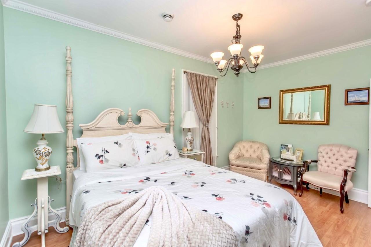 ナイアガラ・フォールズ レッドウッド ベッド アンド ブレックファースト Bed & Breakfast エクステリア 写真