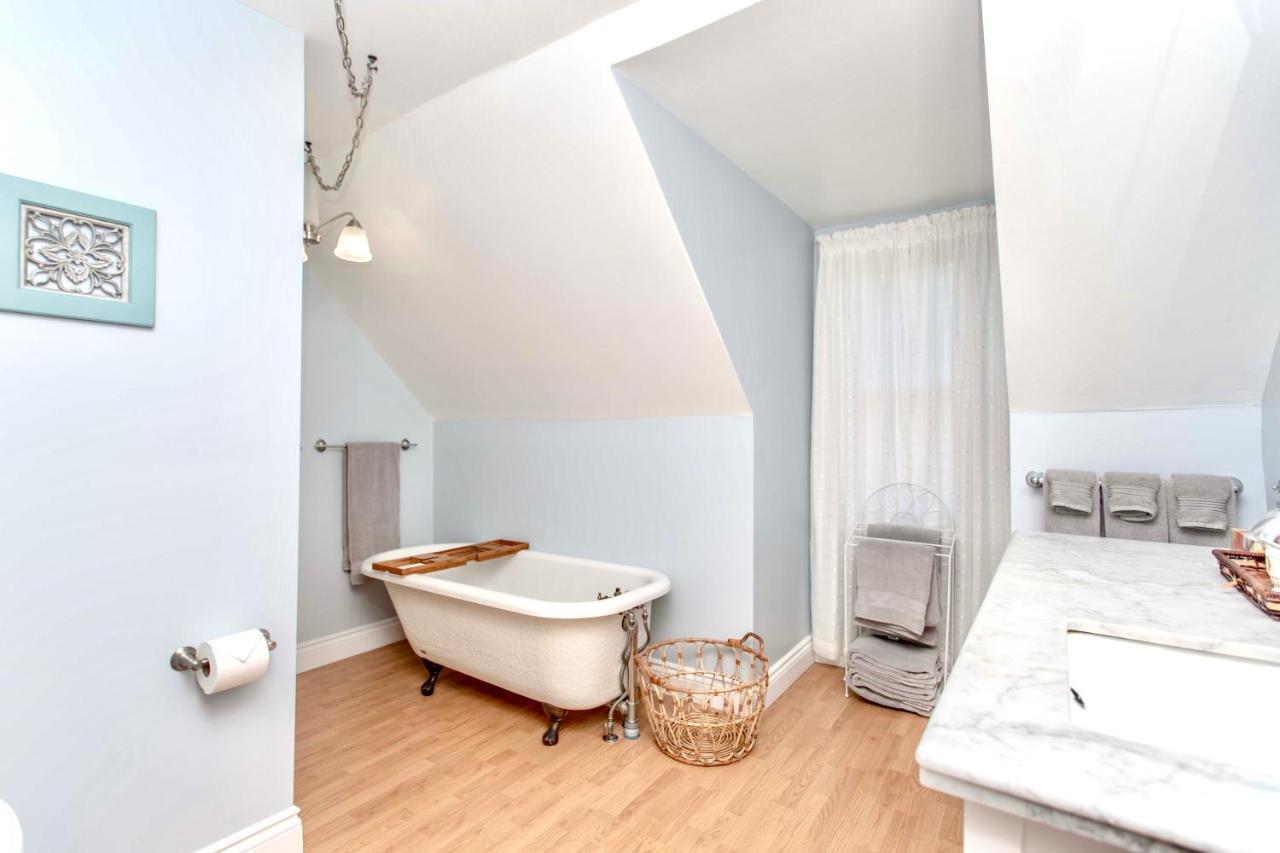 ナイアガラ・フォールズ レッドウッド ベッド アンド ブレックファースト Bed & Breakfast エクステリア 写真