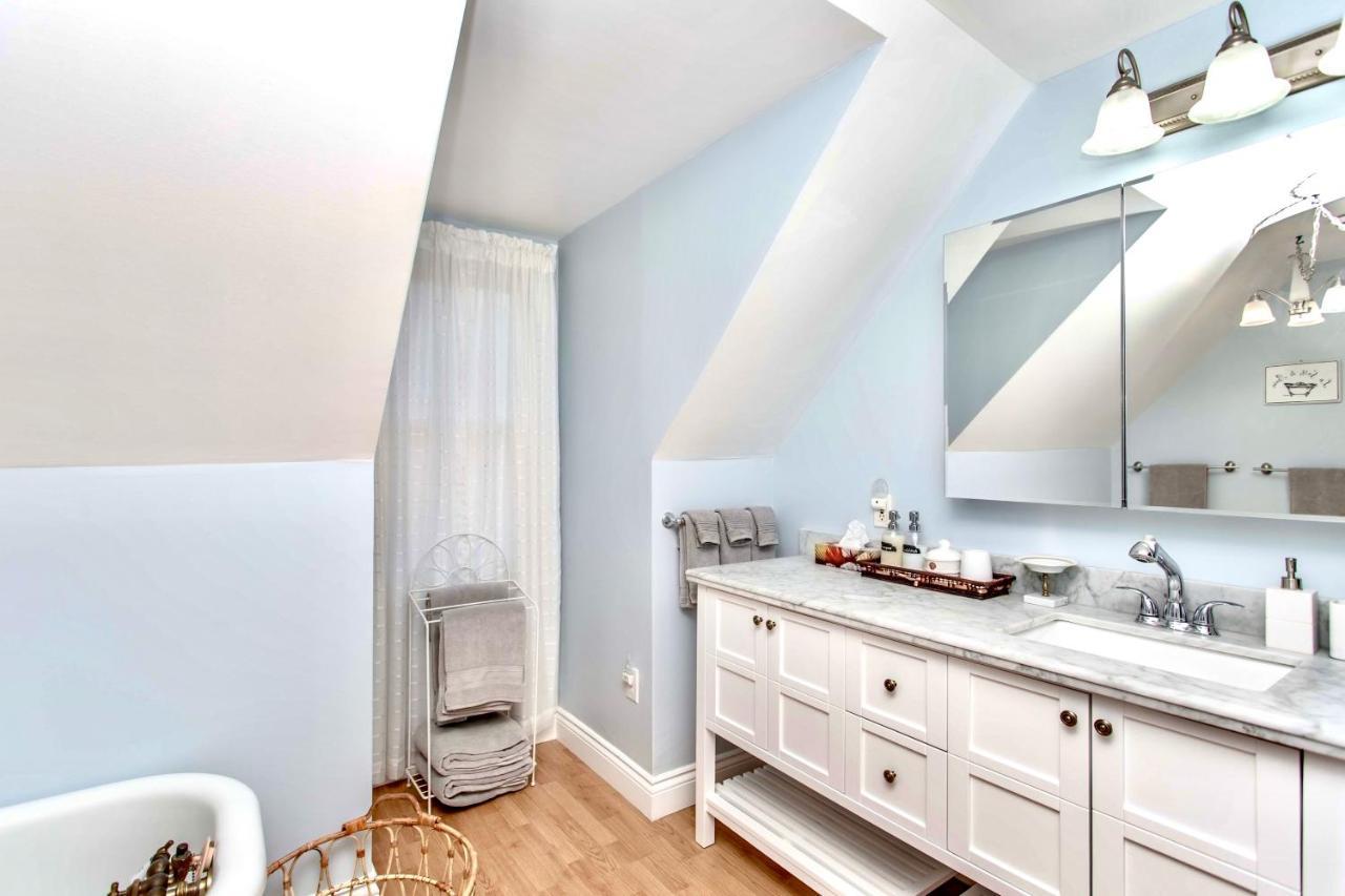ナイアガラ・フォールズ レッドウッド ベッド アンド ブレックファースト Bed & Breakfast エクステリア 写真