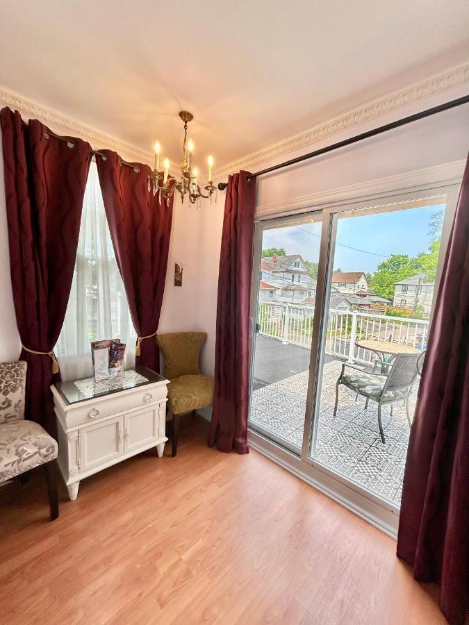 ナイアガラ・フォールズ レッドウッド ベッド アンド ブレックファースト Bed & Breakfast エクステリア 写真