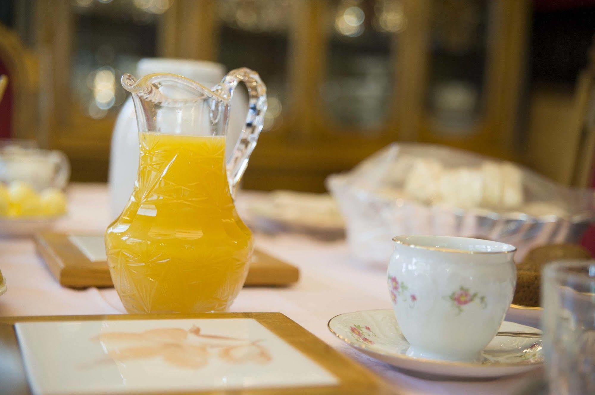 ナイアガラ・フォールズ レッドウッド ベッド アンド ブレックファースト Bed & Breakfast エクステリア 写真