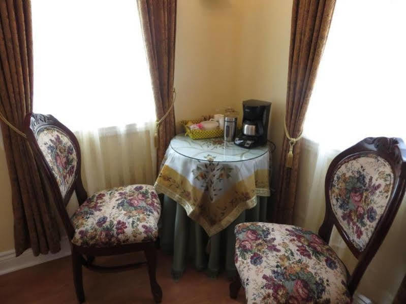 ナイアガラ・フォールズ レッドウッド ベッド アンド ブレックファースト Bed & Breakfast エクステリア 写真