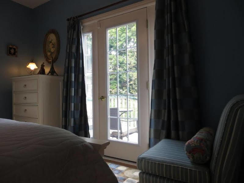 ナイアガラ・フォールズ レッドウッド ベッド アンド ブレックファースト Bed & Breakfast エクステリア 写真